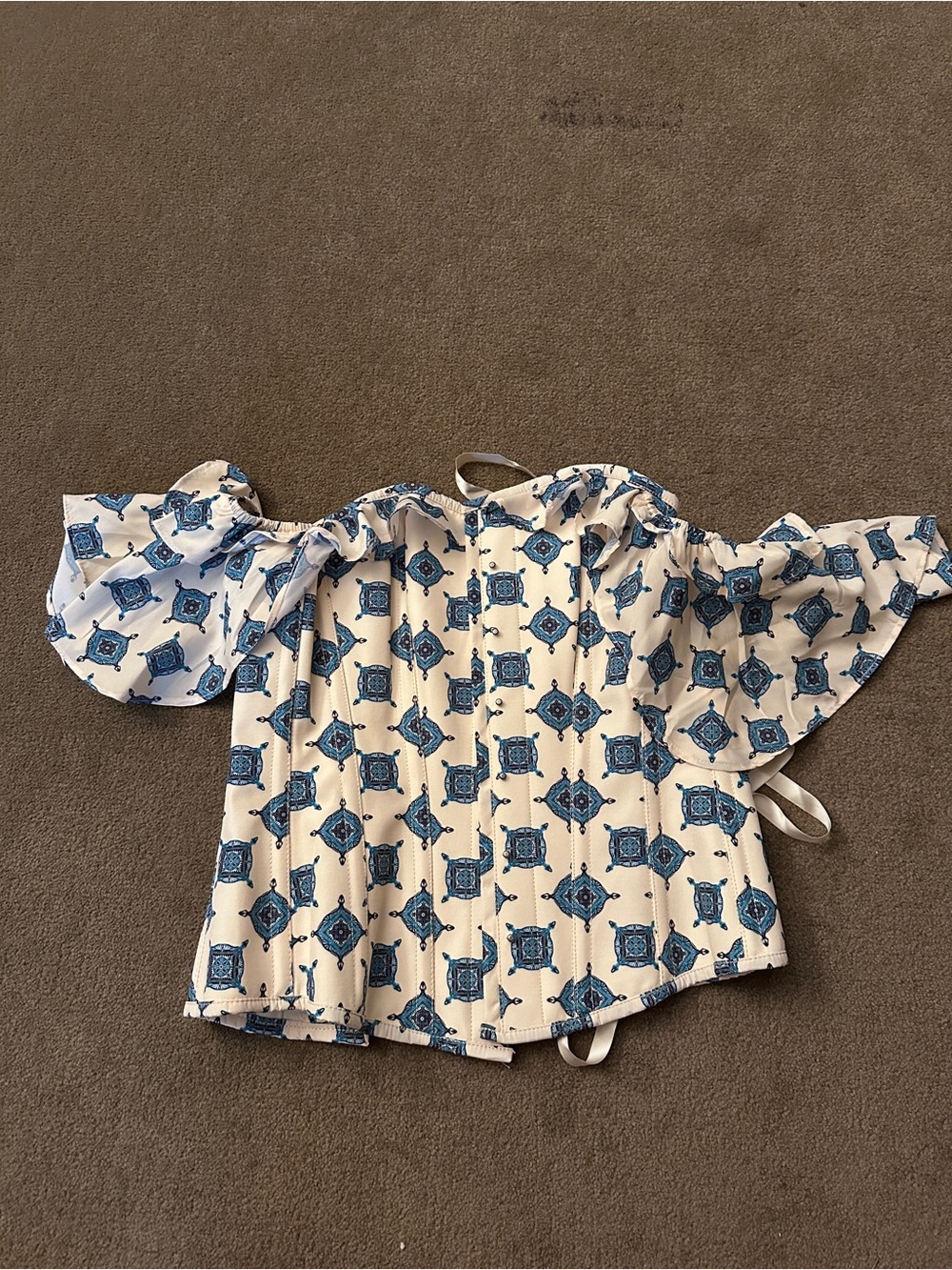 Off-Shoulder Blue Patterned Button-Front Women's Blouse - Picture 4 of 6